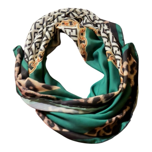 Leopard Print Green Scarf - Picture 2 of 4